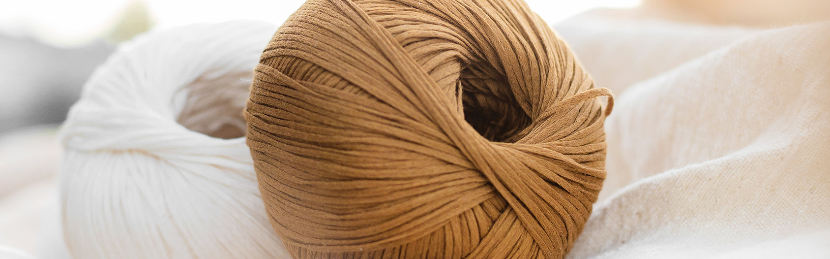 High quality yarns for knitting, crocheting & felting Lana Grossa Yarns | Big & Easy